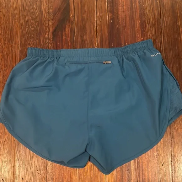 Nike Athletic Shorts, Size M - Picture 2 of 9